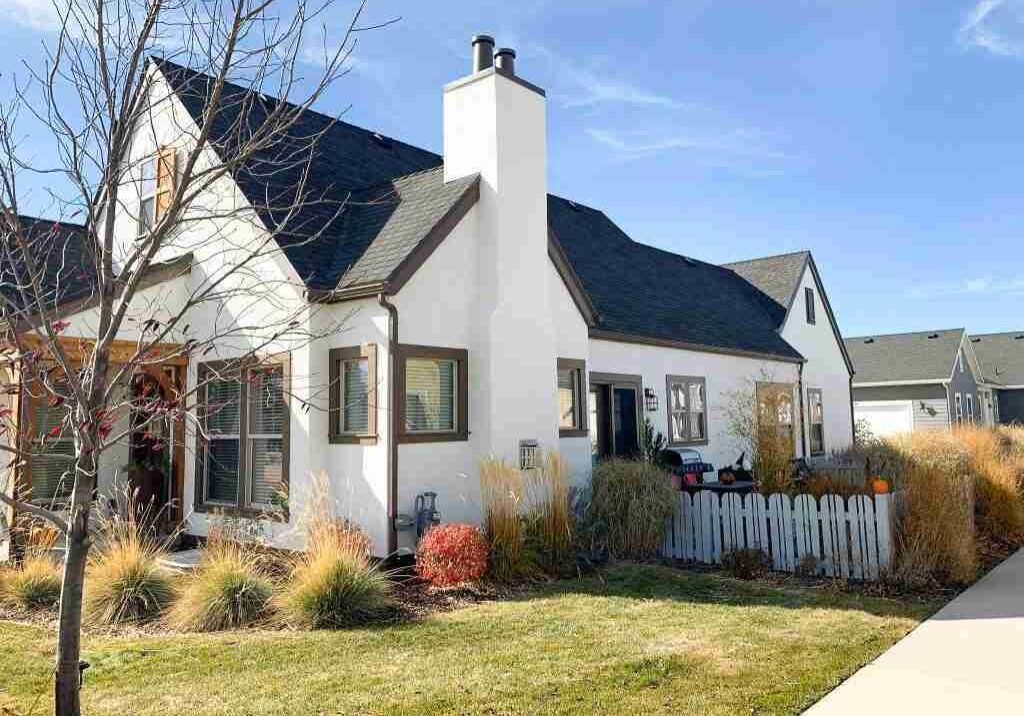 Paint EZ Exterior Painting Extrior painting services.