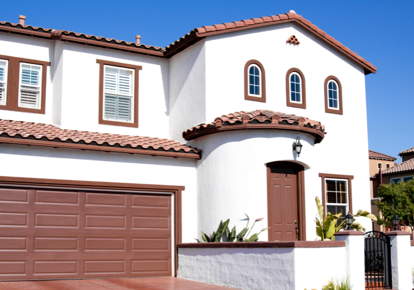 Decorative limewash and Venetian plaster finishes applied by Paint EZ